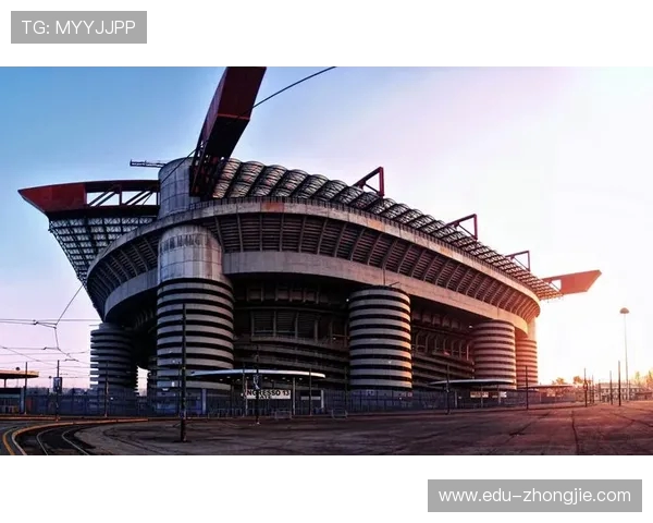 梅阿查球场设置巨型屏幕直播国米对阵巴黎赛事精彩对决